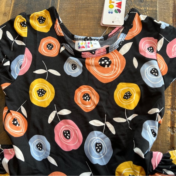 Dot Dot Smile size 3/4 or 7 girls black floral Cap sleeve twirl dress new - Picture 3 of 3